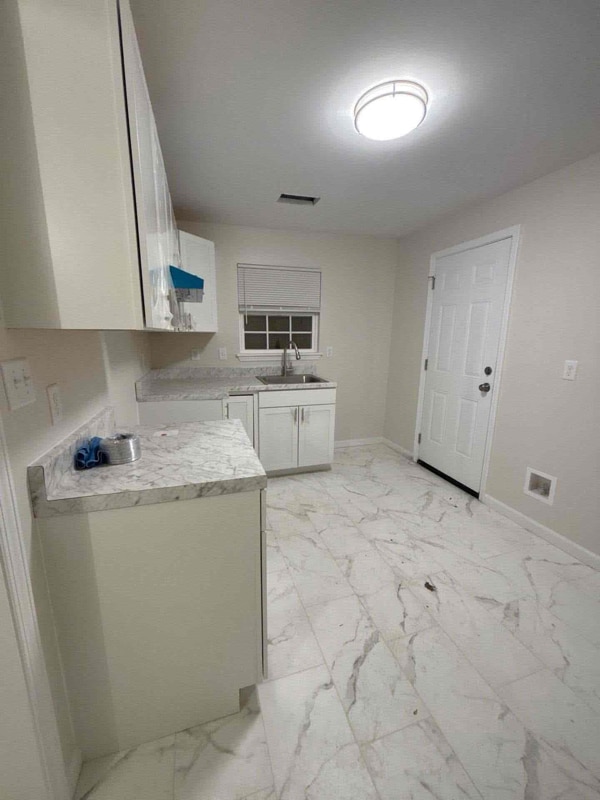 Photo - 1426 Hyde Pk Blvd