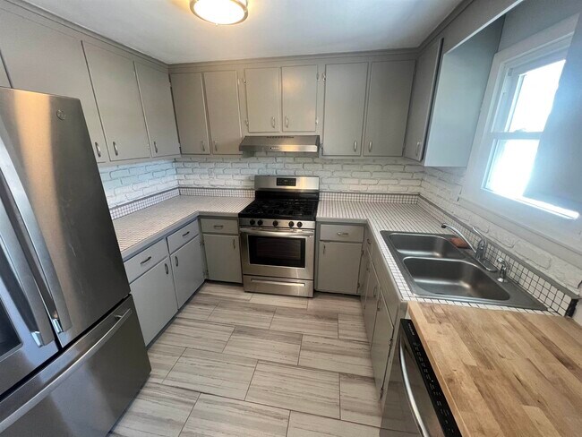 Photo - 141 Westwood Dr