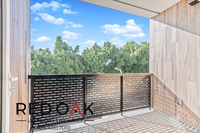 Photo - 1860 N Western Ave Unidad 318