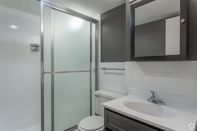 2BD 2BA 1.300 ft². - Shoreham Apartments