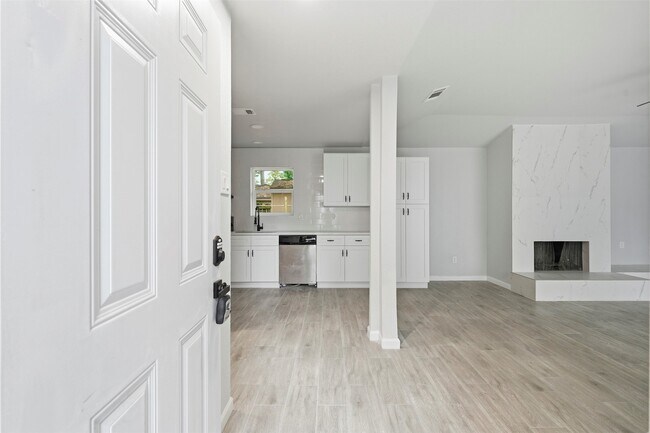5603 Circlegate Dr