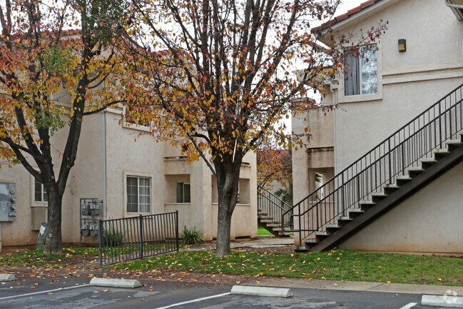 Photo - Creekside Apartments