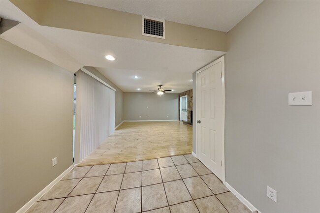 Photo - 542 Enchanted Hollow Dr