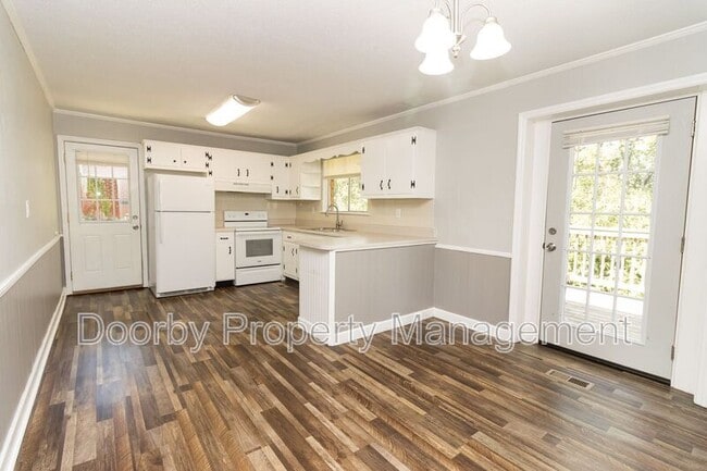 Photo - 730 Roberta Dr