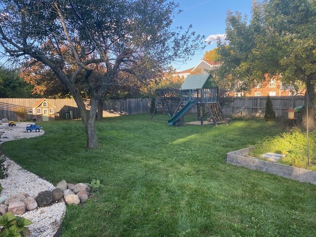 Photo - 2863 Foster Ave