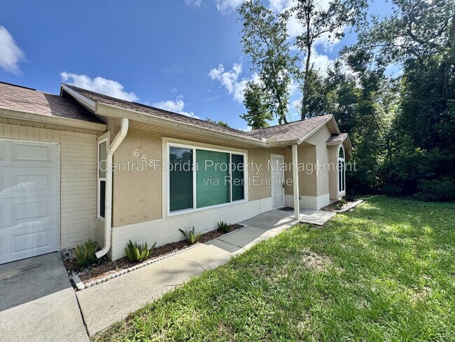 Photo - 658 Elwood St