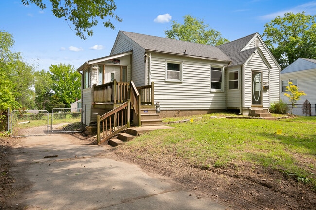 Photo - 7007 Paisley Dr