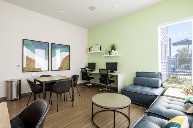 Photo - Lakeland Apartments