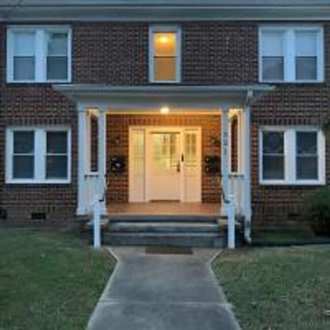 Building Photo - 321 E 5th St Unit Apt 3