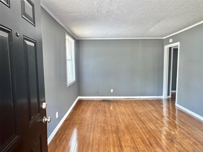 Photo - 208 Bradley Dr