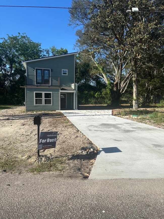 Building Photo - 2247 Parkin Rd