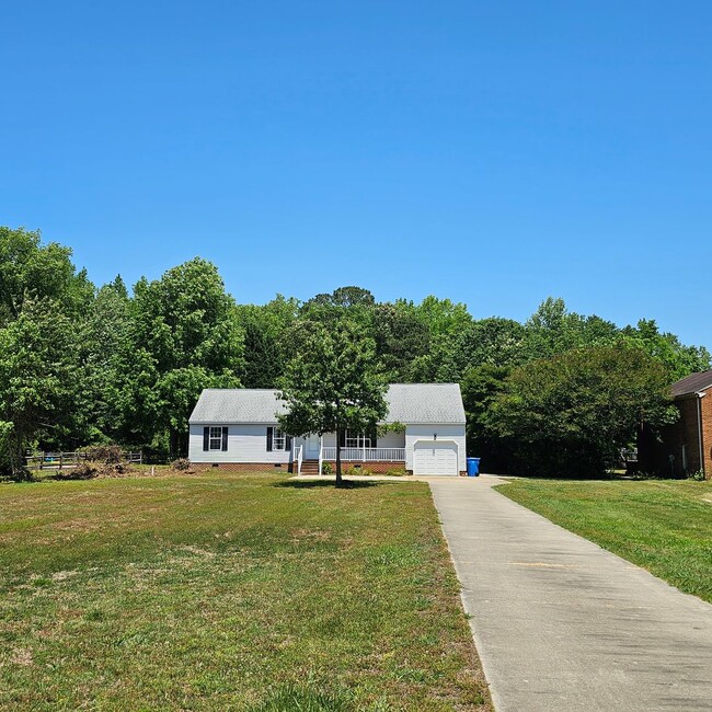 Building Photo - Deep Creek