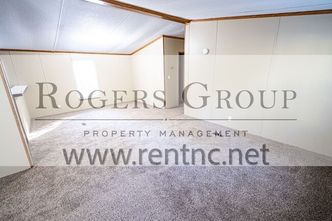 Photo - 505 Tower Ln