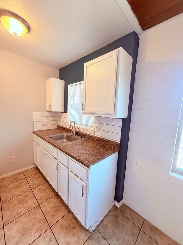 Photo - 232 W Flores St
