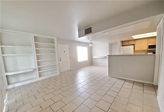 Building Photo - Beautiful 2-Bed, 2-Bath 2nd-Floor Condo at Southern Vista