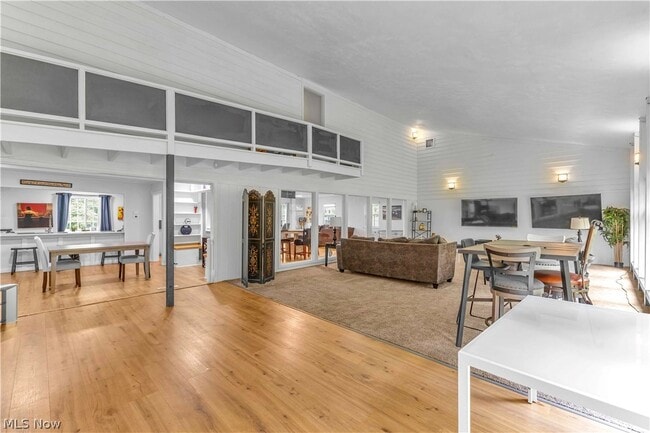 Photo - 607 Castle Blvd