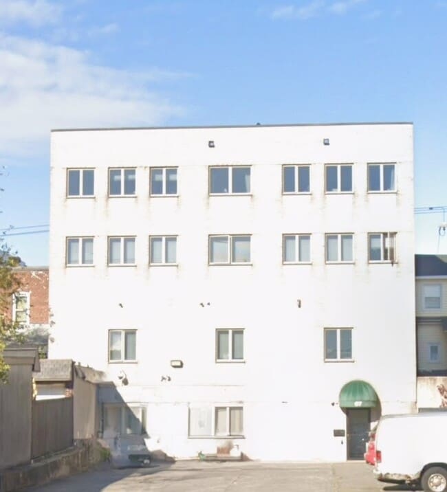 Building Photo - 62 Anderson Ave Unit 1