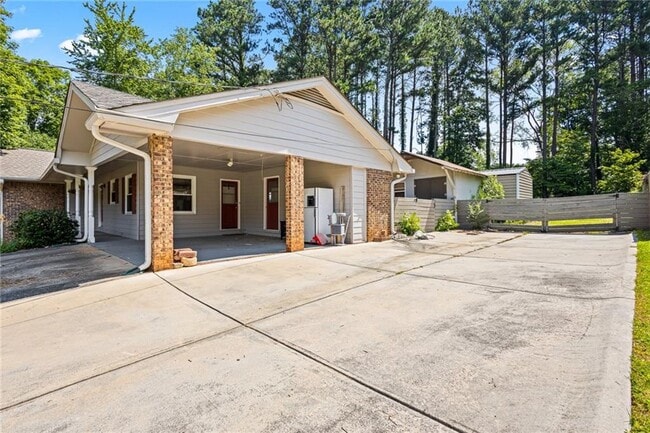 Photo - 824 Hickory Ridge Rd SW