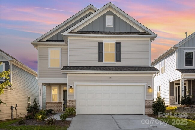 Building Photo - 14040 Lake Home Ln