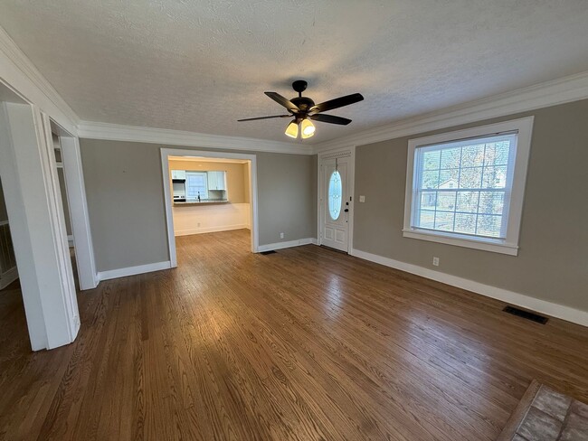 Photo - 287 E Eastland St