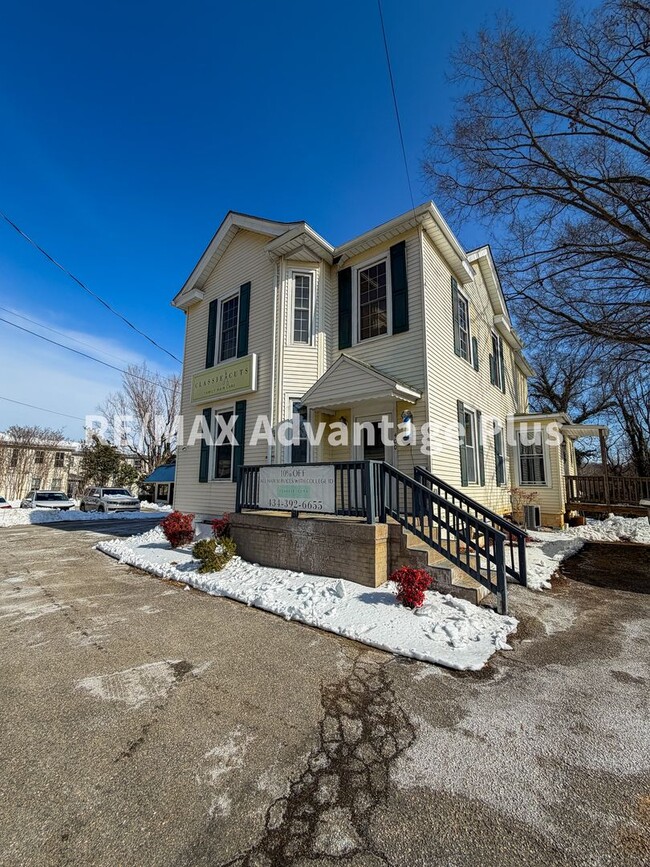 Building Photo - 400 S Main St Unit 2