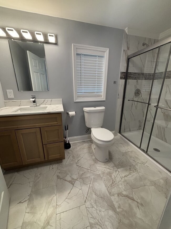 Photo - 131 Dixon Cir