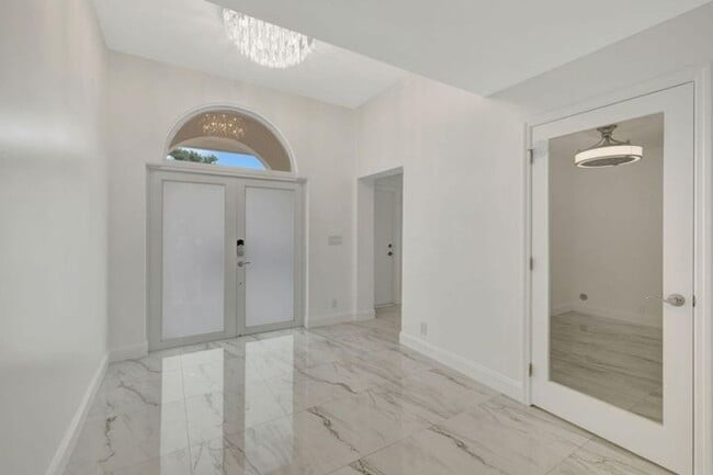 Photo - 2612 NE 5th St