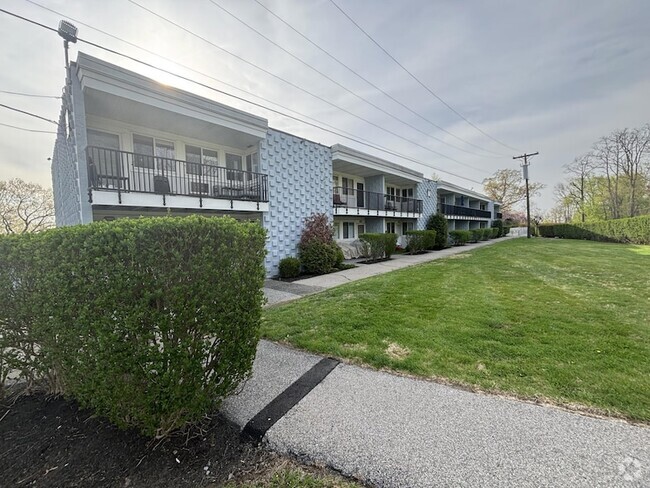 Building Photo - 5 Wyndover Woods Ln Unit 23 Rental