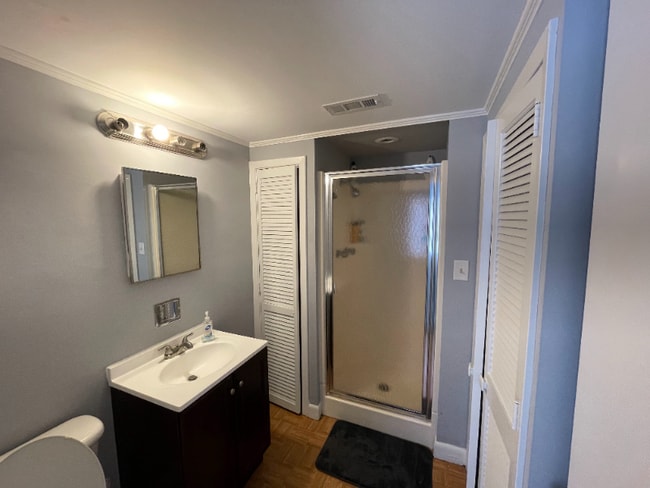 Photo - 219 Lakewood Dr