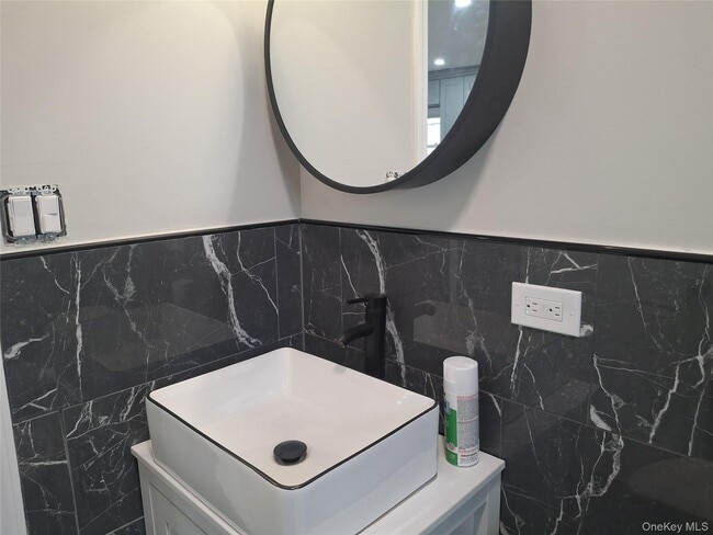 Photo - 194-14 115th Rd