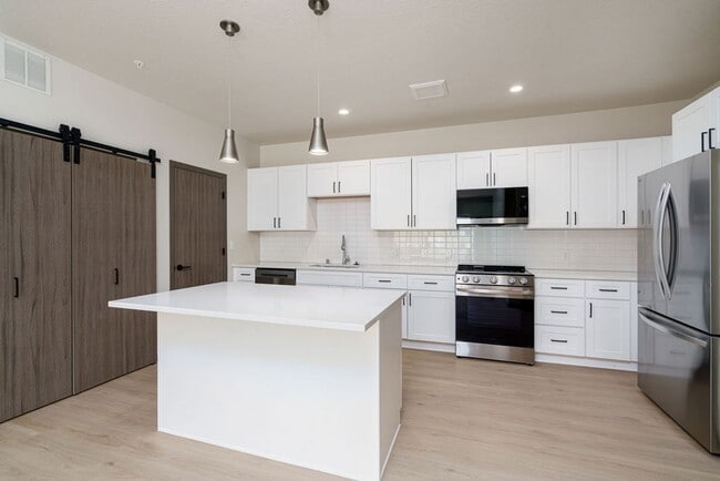 Photo - The Vistas Apartments at Beacon Hill