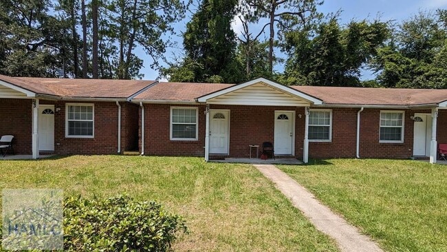 Photo - 125 Rolland St