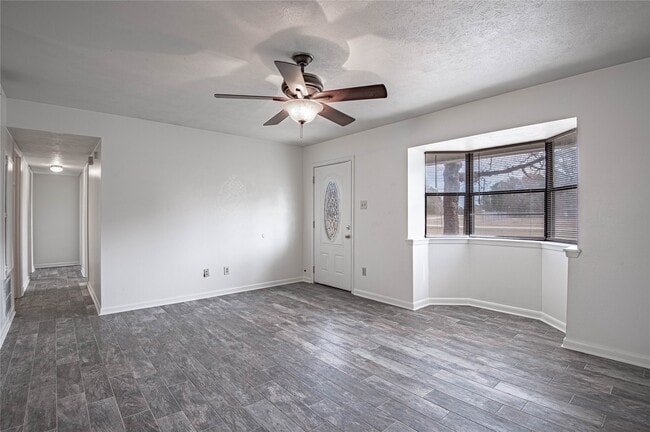 Photo - 4 Barre Ln