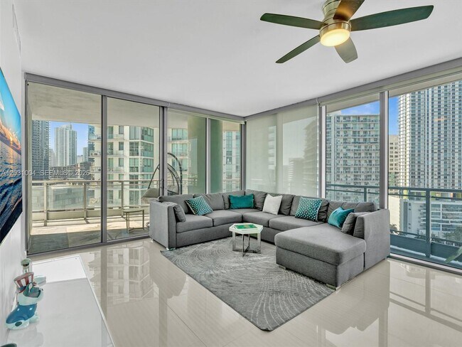 Photo - 90 SW 3rd St Unit 2013