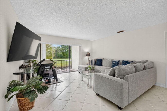 Building Photo - 21988 Cypress Dr Unit 43f
