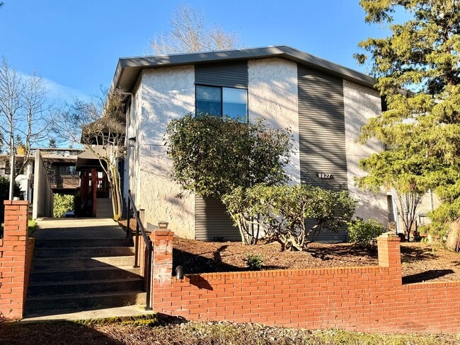 Building Photo - Ulm- 23rd Unit 3