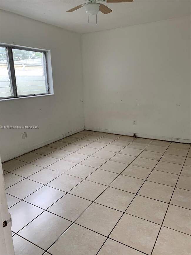Photo - 17051 NE 23rd Ave Condo Unit 1H