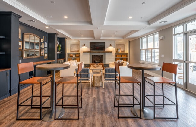 Resident Lounge, tables