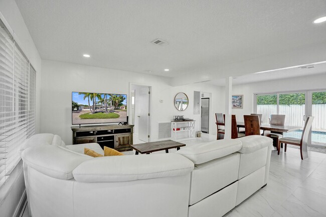 Photo - 1633 SE 5th Ct