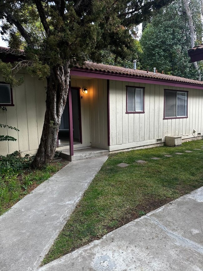Building Photo - 8865 Amapoa Ave Unit -