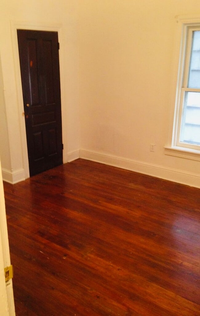 Photo - Spacious 3 bedroom 1 Bath - York City SD