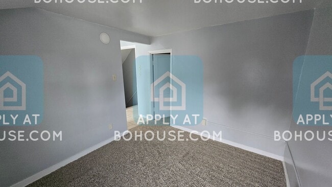 7409 Bradbury Ave