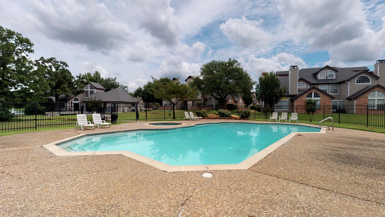 Photo - Walden Pond Apartments