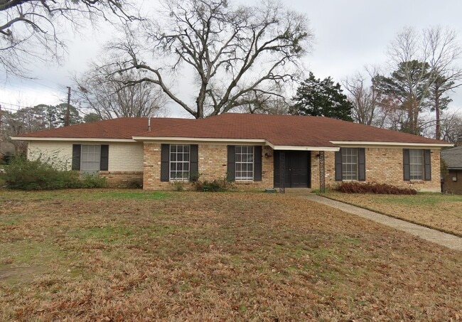 Photo - Expansive 3/2 Home in Tyler w/Additional Den and Living Room!