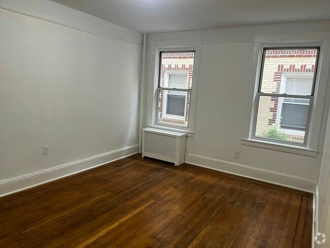 Building Photo - 43-36 42nd St Unit 1F Rental
