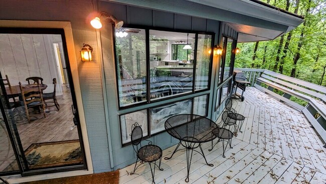 Photo - 828 Little Pine Mountain Rd