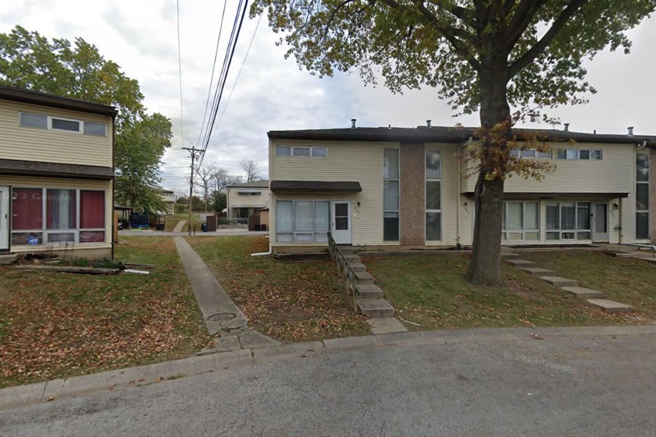 3 Bedroom/ 2 Bath Townhome - 3 Bedroom/ 2 Bath Townhome