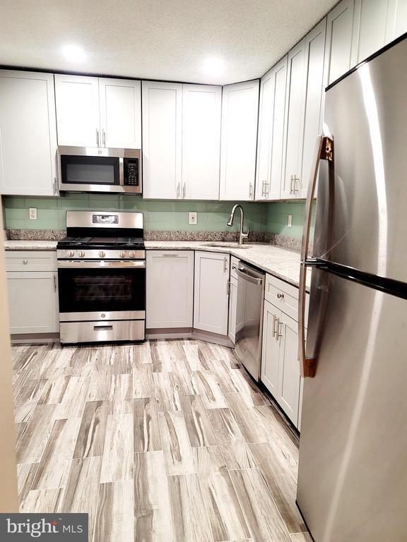 Building Photo - 219 Kempsey Dr Rental