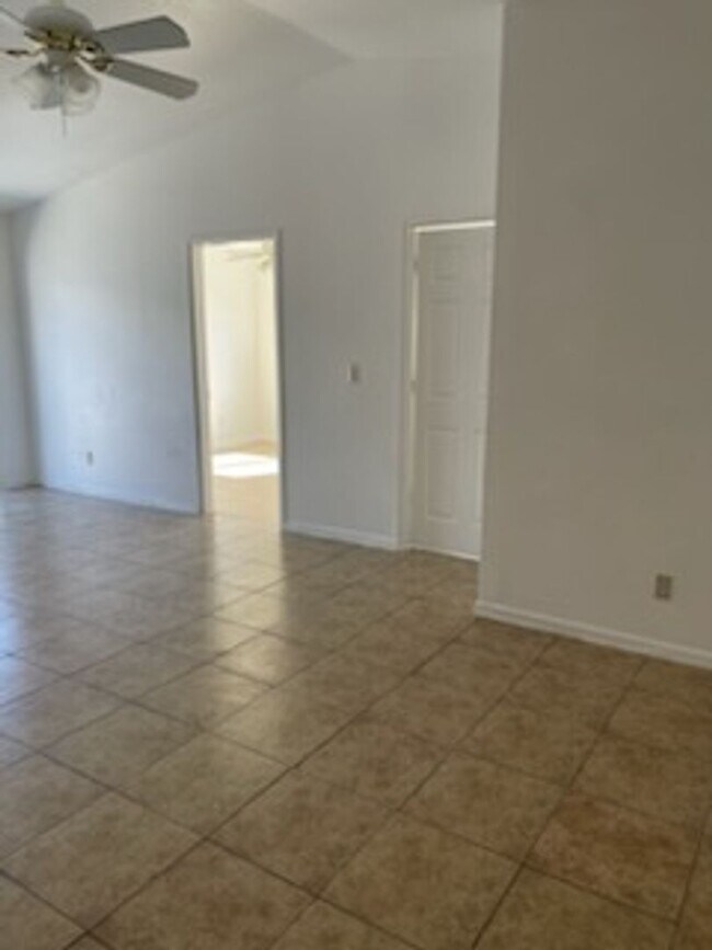 Photo - 2-Bedroom, 1-Bathroom Home for Rent in Dos...