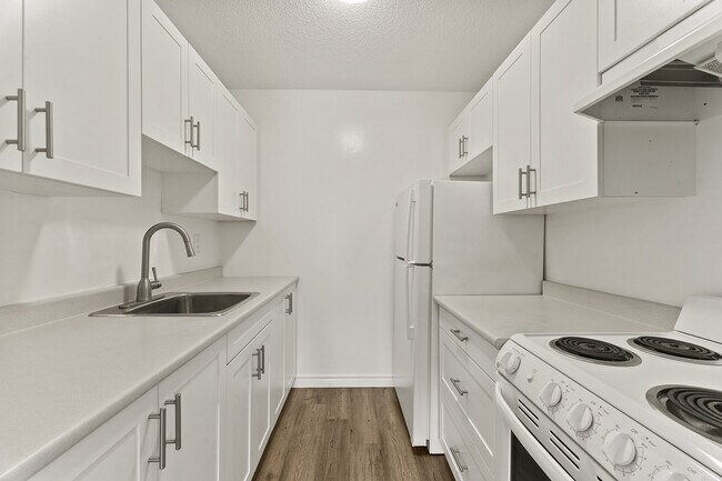 Photo - Rivershore Tower Apartments